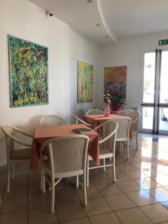 קרביה Hotel Alda מראה חיצוני תמונה