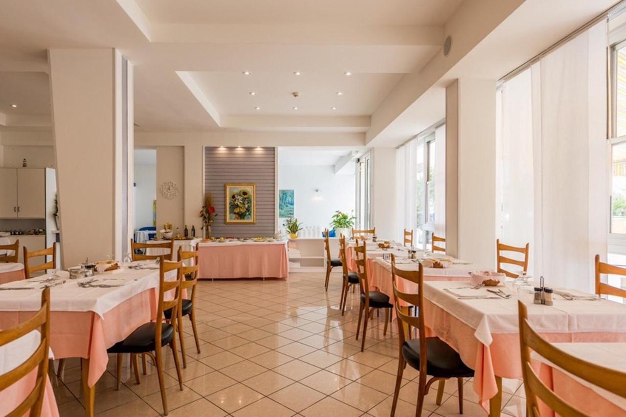 קרביה Hotel Alda מראה חיצוני תמונה